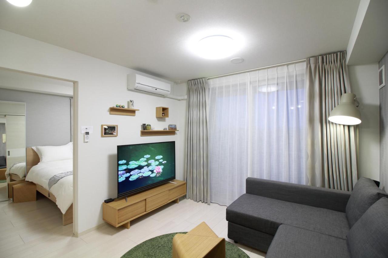 Apartment W&m House *